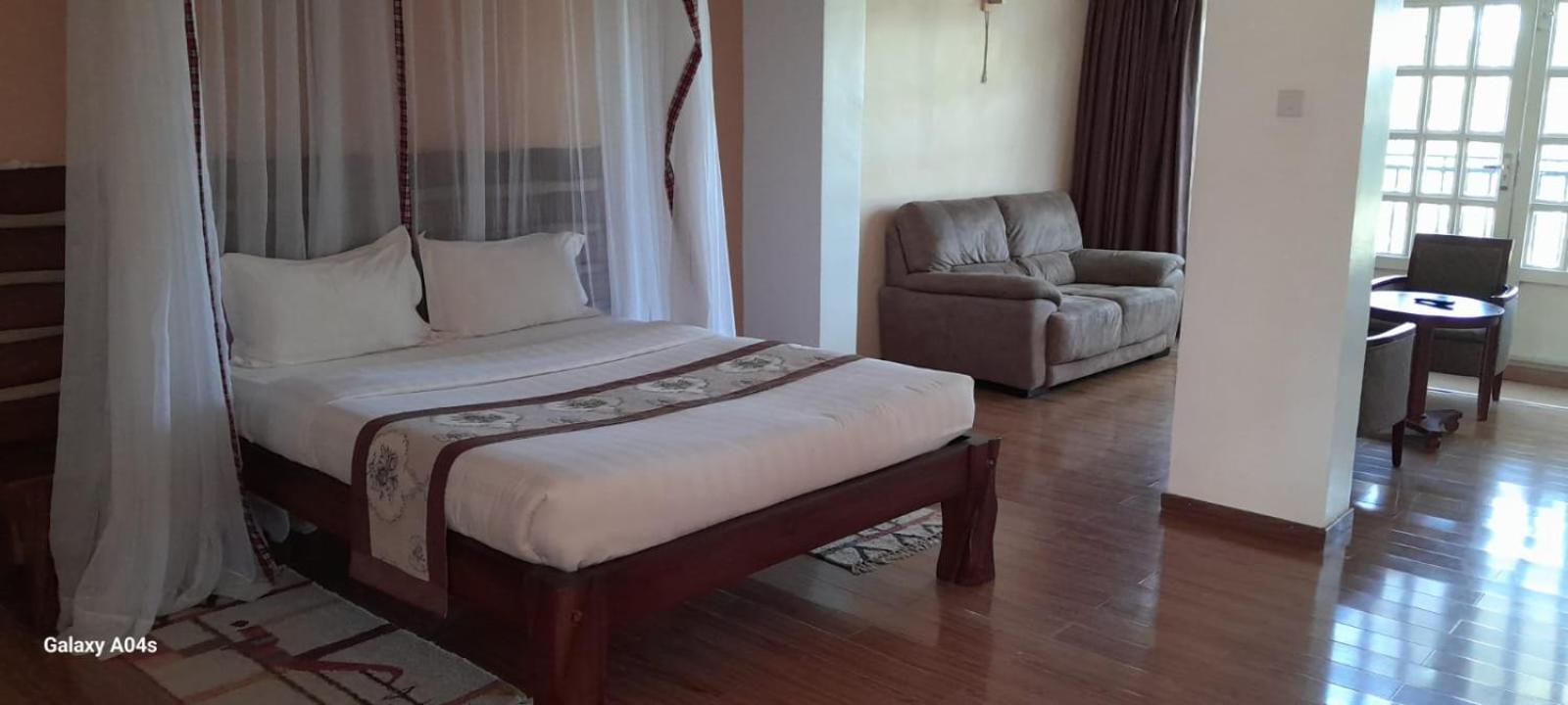 Esikar Gardens Hotel Narok Eksteriør bilde